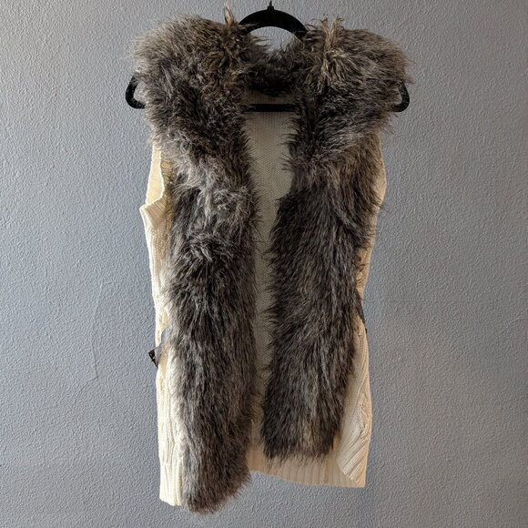 Guess Jackets & Blazers - Guess ViVi Sweater Faux Fur Sweater Vest Sz L